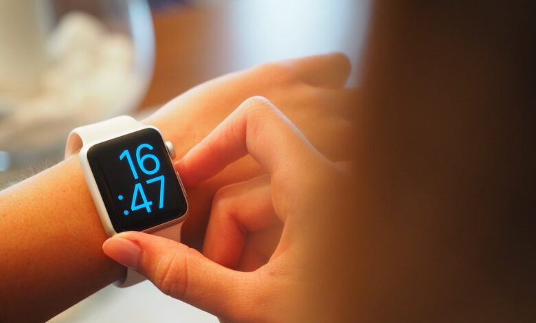 5 Ways to Change the Time on Your Fitbit Device